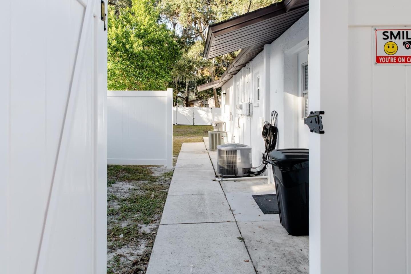 Walk Everywhere! 1-Bedroom Gem In Downtown Hub New Port Richey Exterior photo