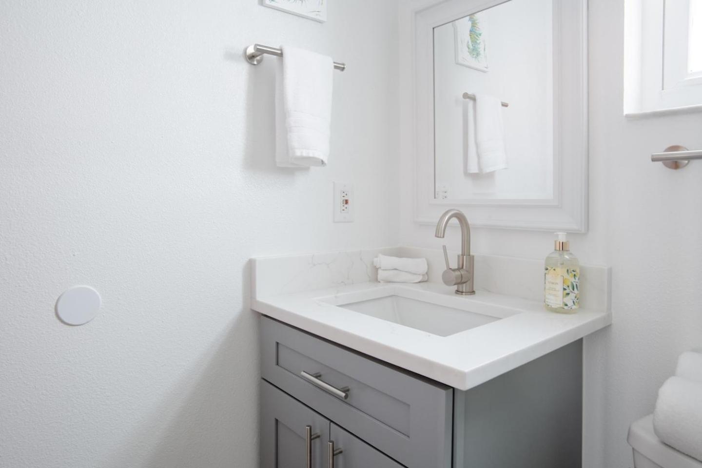Walk Everywhere! 1-Bedroom Gem In Downtown Hub New Port Richey Exterior photo