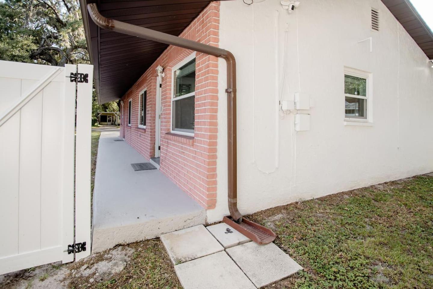 Walk Everywhere! 1-Bedroom Gem In Downtown Hub New Port Richey Exterior photo