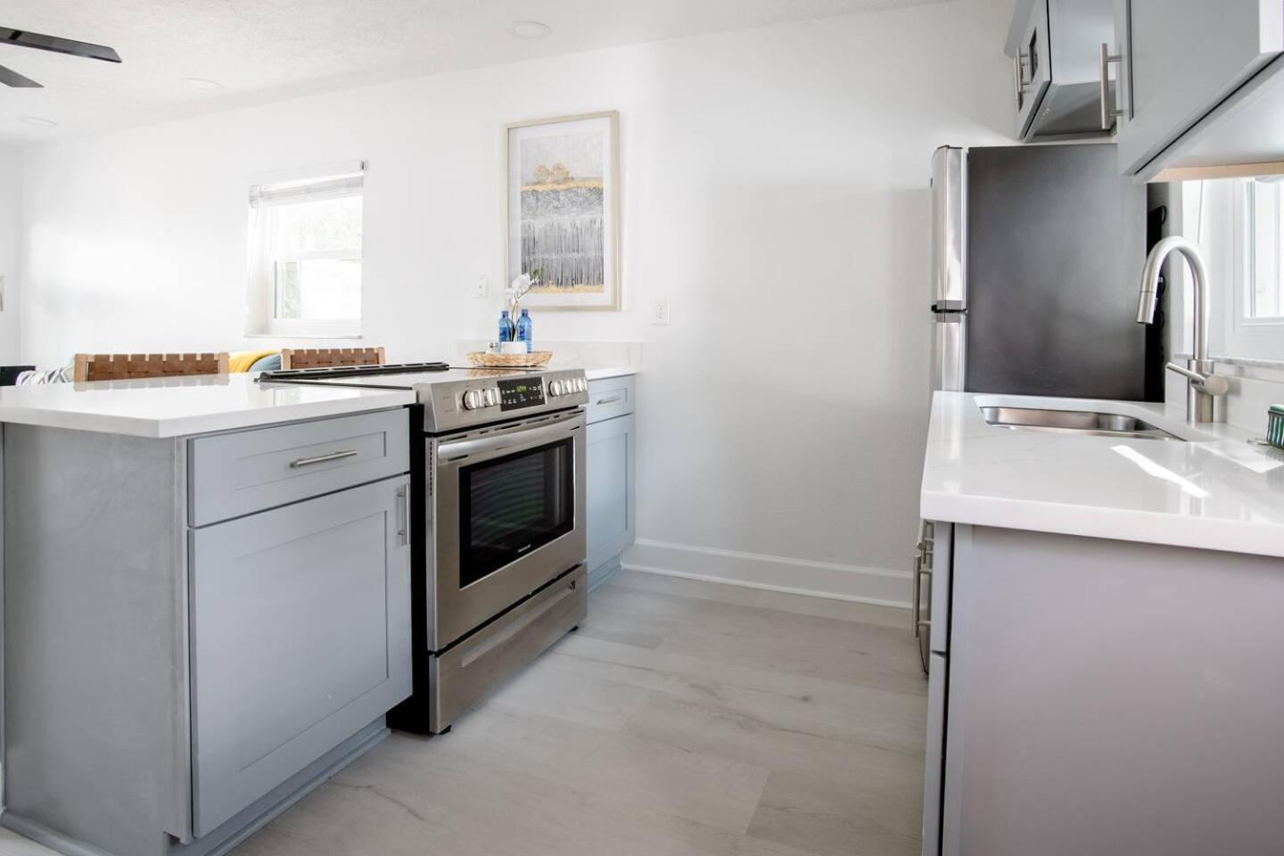 Walk Everywhere! 1-Bedroom Gem In Downtown Hub New Port Richey Exterior photo