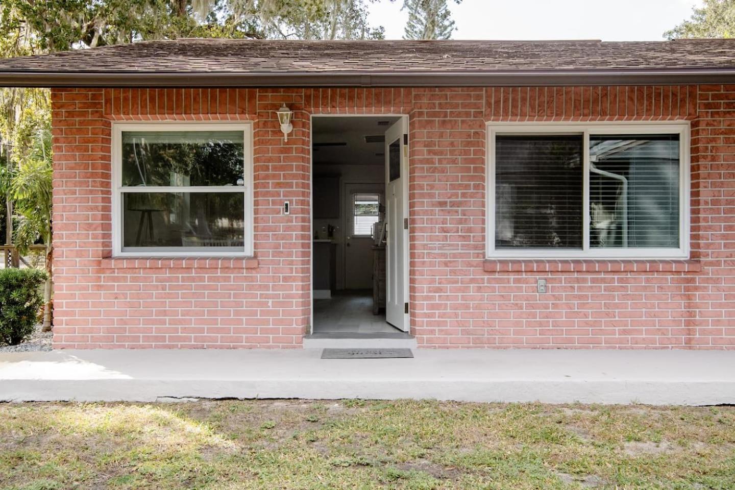 Walk Everywhere! 1-Bedroom Gem In Downtown Hub New Port Richey Exterior photo