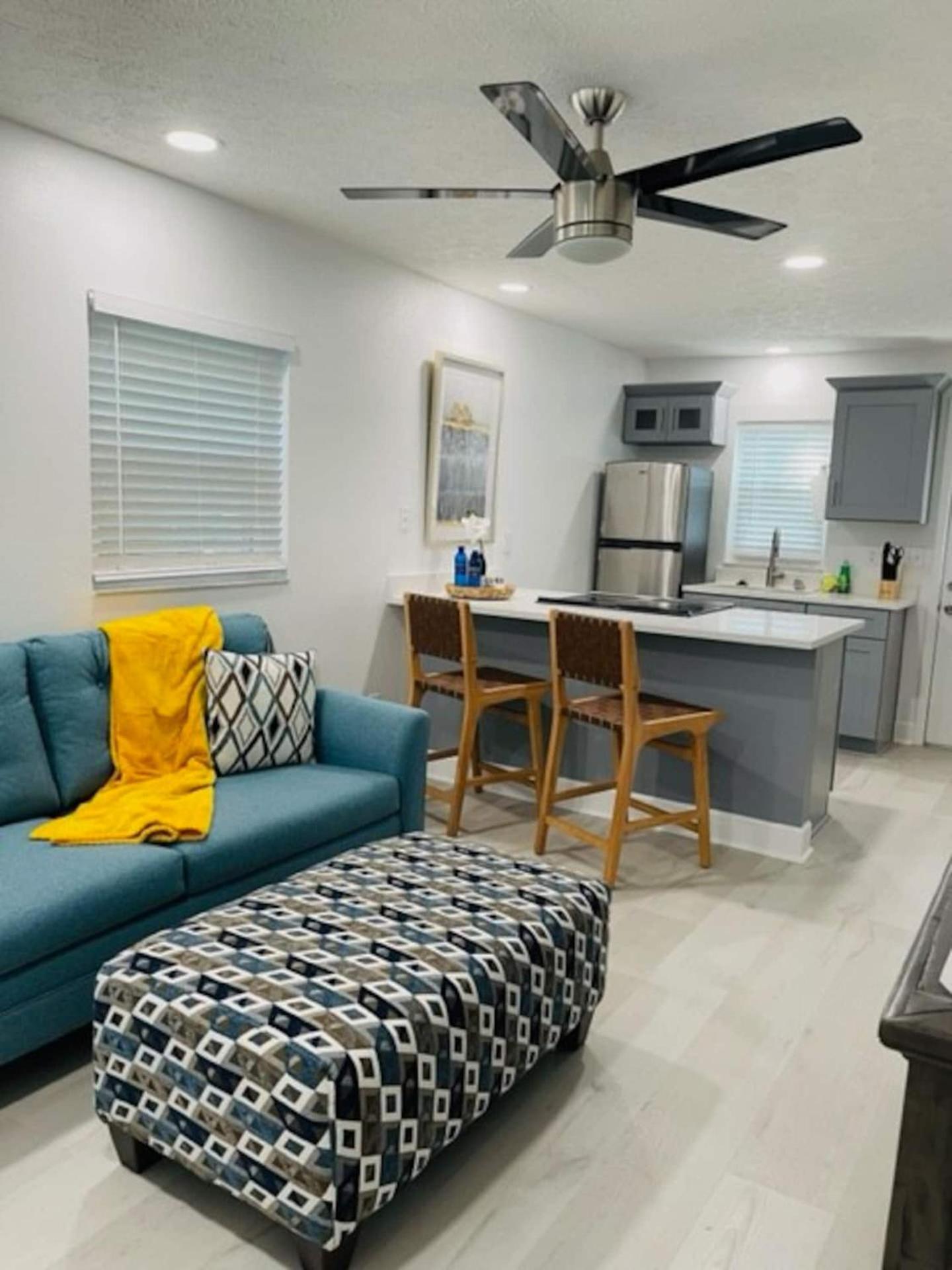 Walk Everywhere! 1-Bedroom Gem In Downtown Hub New Port Richey Exterior photo