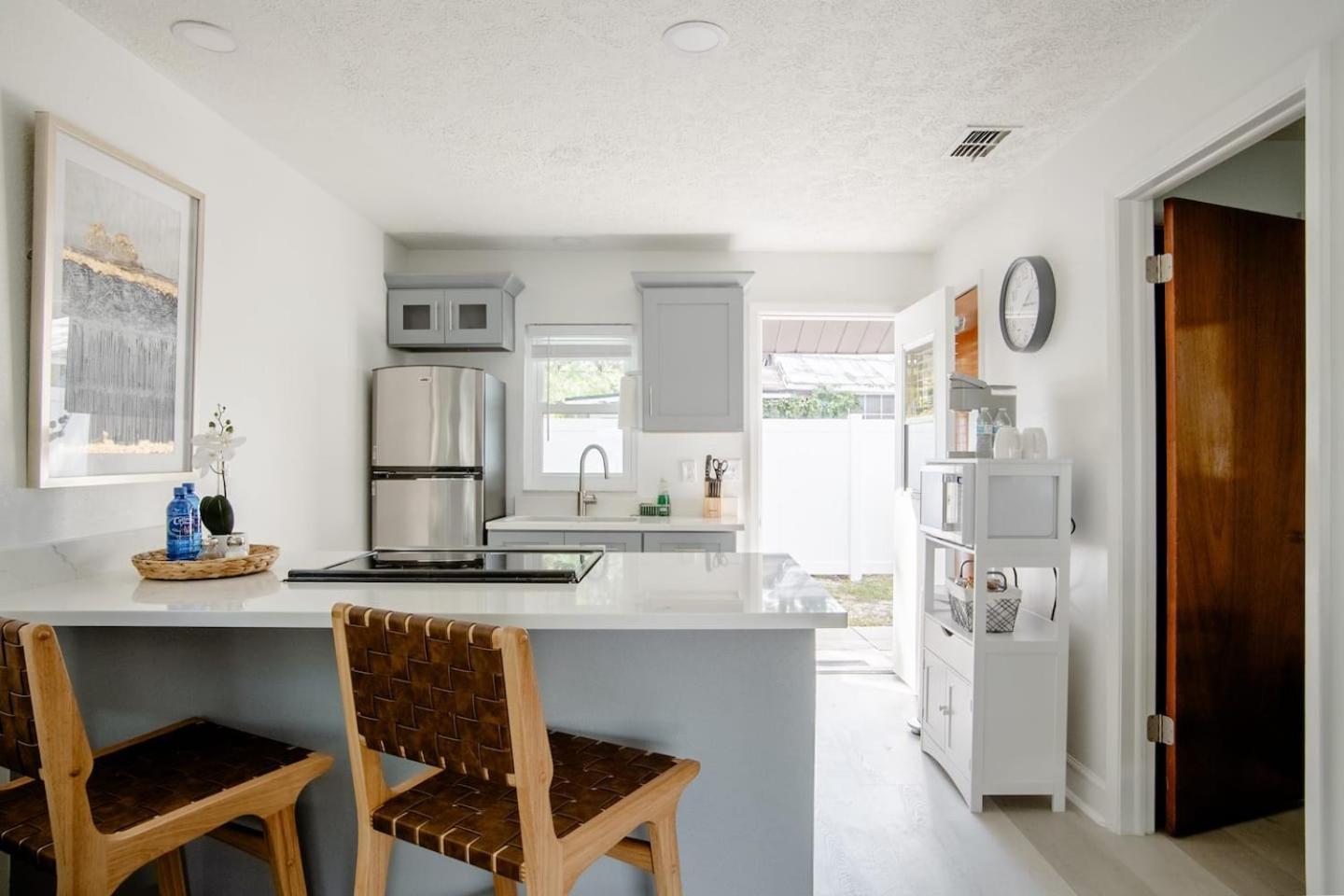 Walk Everywhere! 1-Bedroom Gem In Downtown Hub New Port Richey Exterior photo